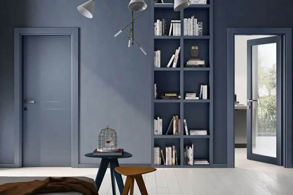 Дверь и стена одним цветом Дверь и стена одним цветом