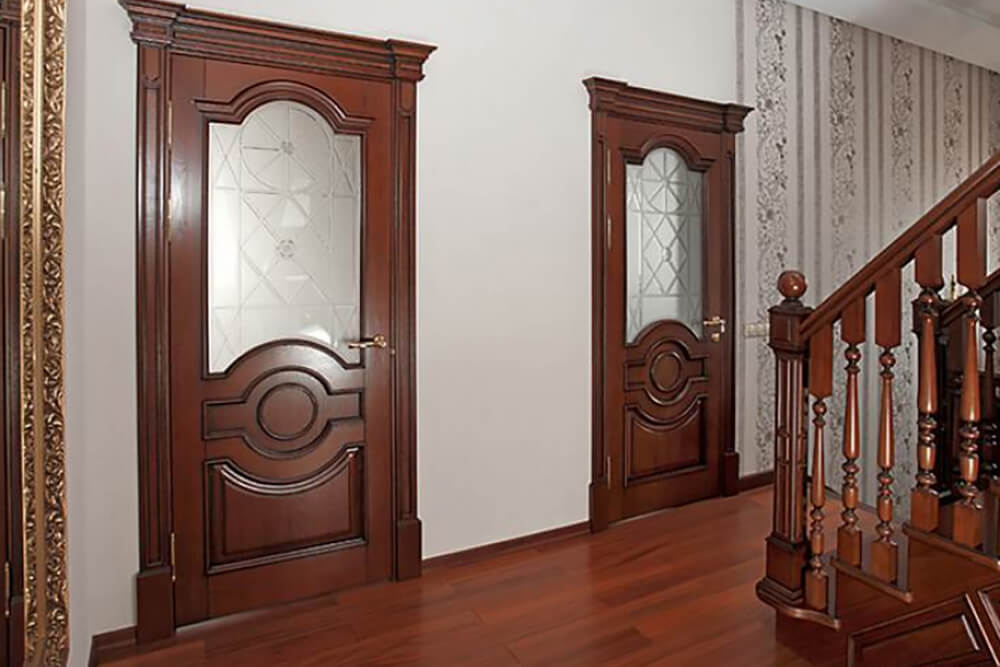 Двери комнат дома из массива дерева Двери комнат дома из массива дерева