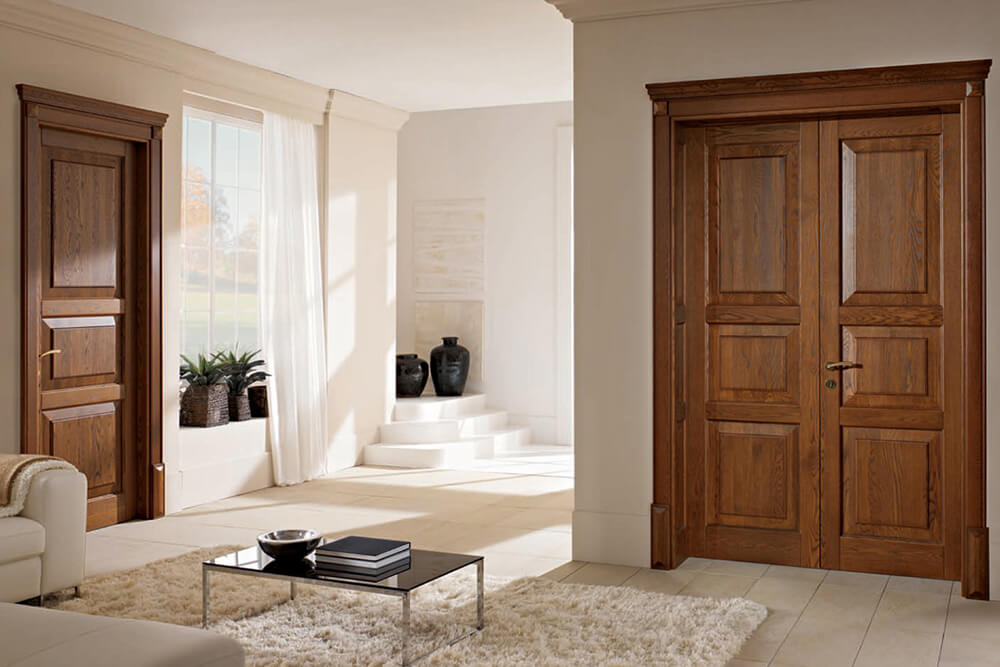 Распашные двери из массива дерева Распашные двери из массива дерева