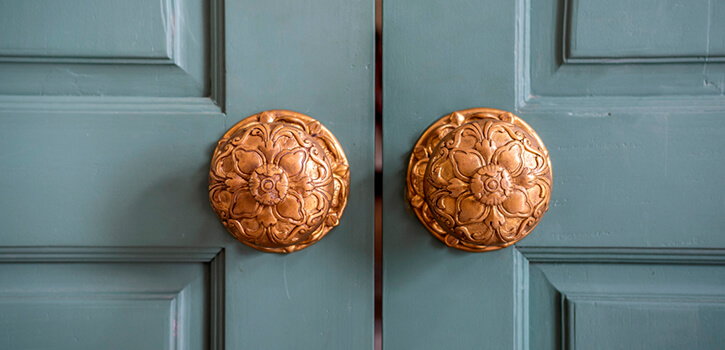 Винтажная деревянная дверь Винтажная деревянная дверь